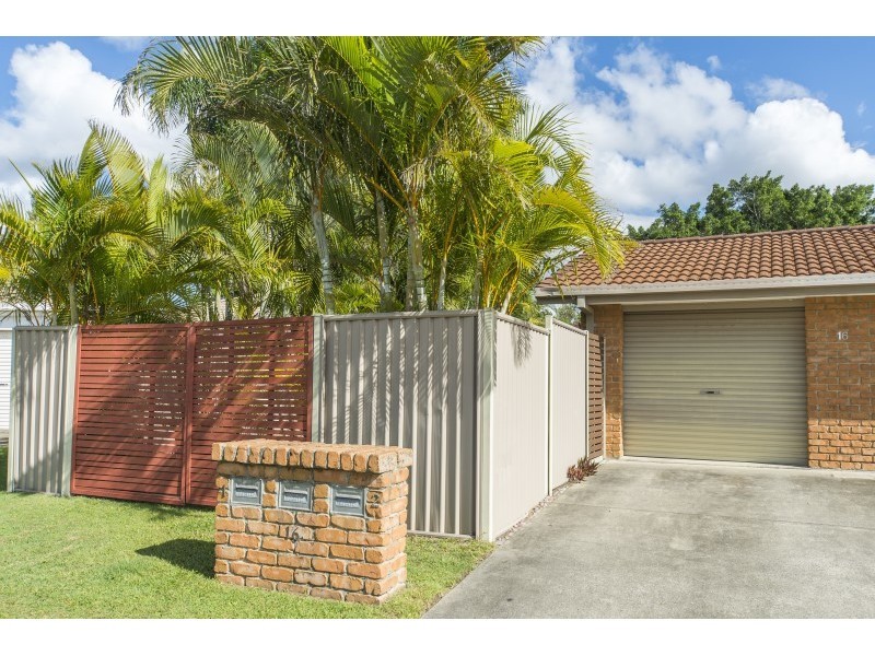 1/16 Jannie Court, Labrador QLD 4215