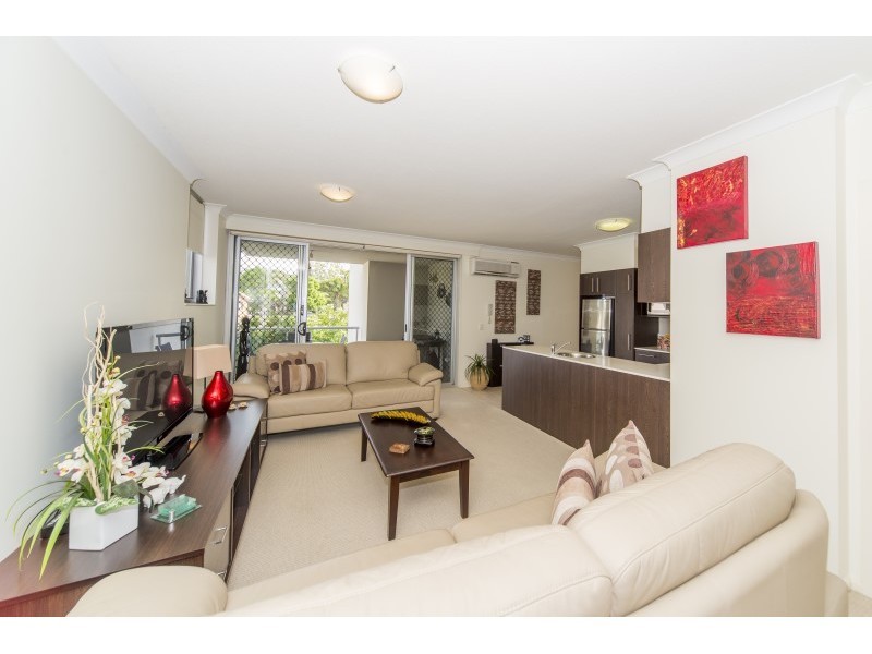 10/5 Carey Lane, Southport QLD 4215