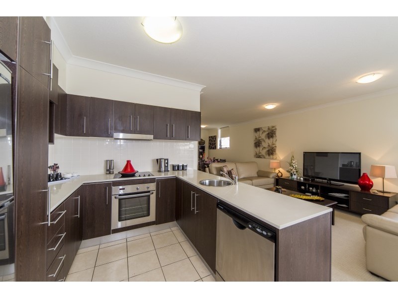 10/5 Carey Lane, Southport QLD 4215