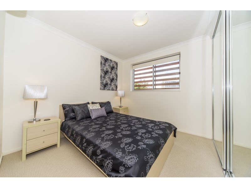 10/5 Carey Lane, Southport QLD 4215