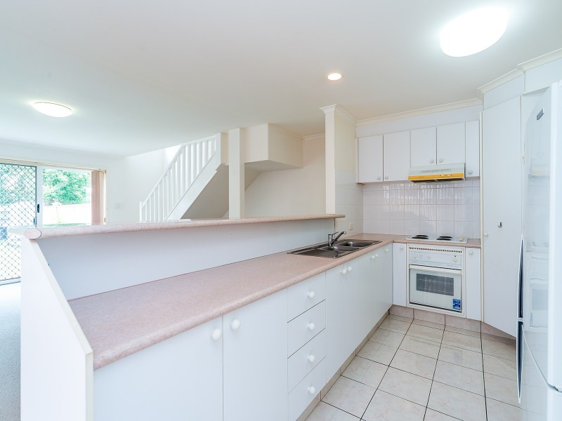 1/36 Robert Street, Labrador QLD 4215