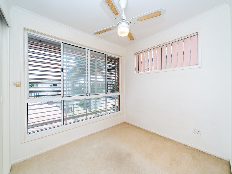 1/36 Robert Street, Labrador QLD 4215