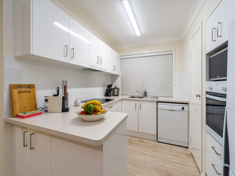 4/27 Ashbourne Terrace, Biggera Waters QLD 4216