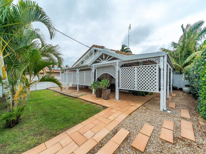 1/148 Whiting Street, Labrador QLD 4215