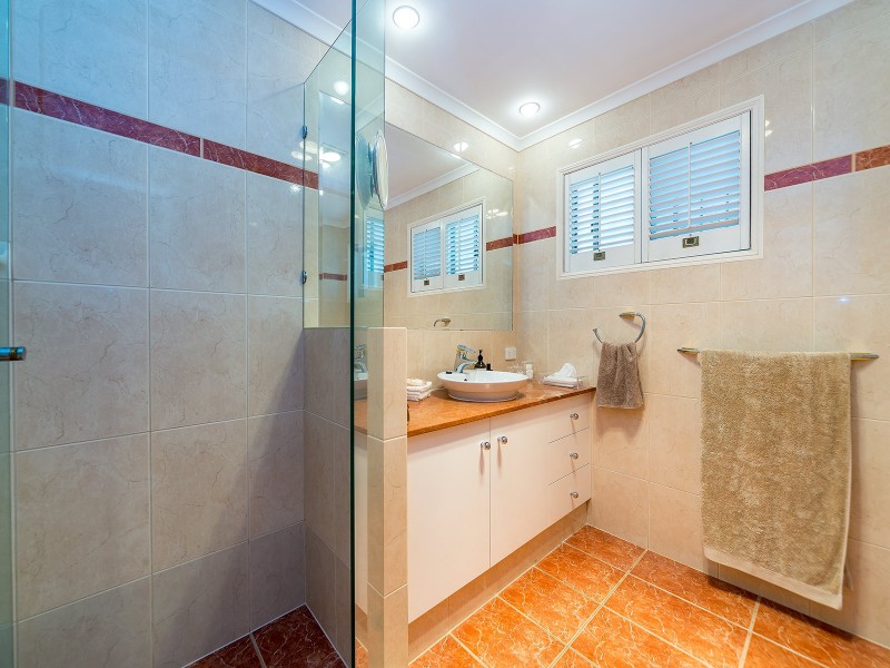 1/148 Whiting Street, Labrador QLD 4215