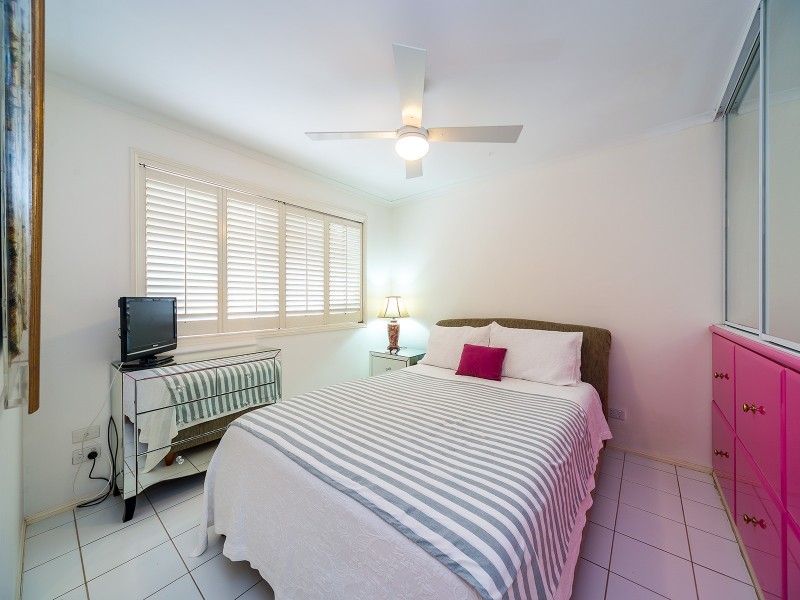 1/148 Whiting Street, Labrador QLD 4215