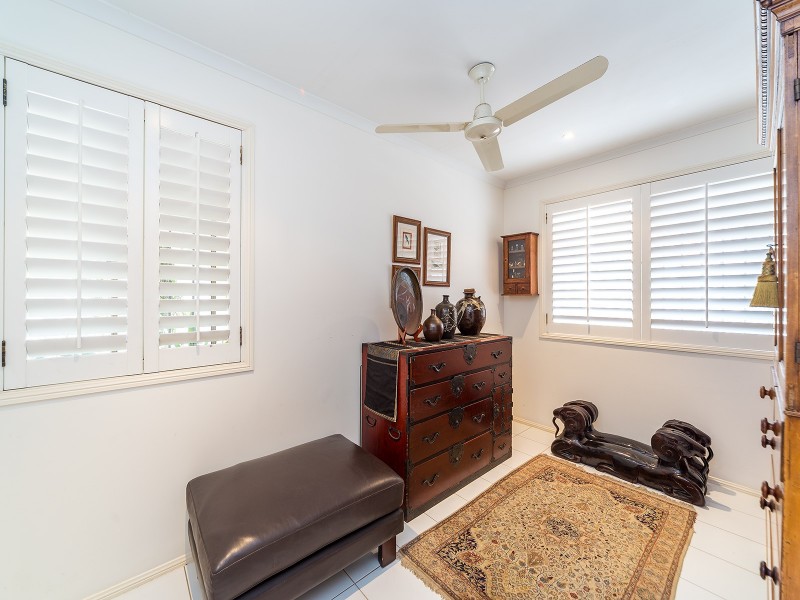 1/148 Whiting Street, Labrador QLD 4215