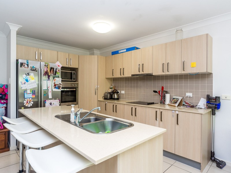 2/49 Usher Avenue, Labrador QLD 4215