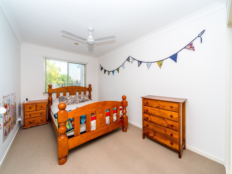 2/49 Usher Avenue, Labrador QLD 4215