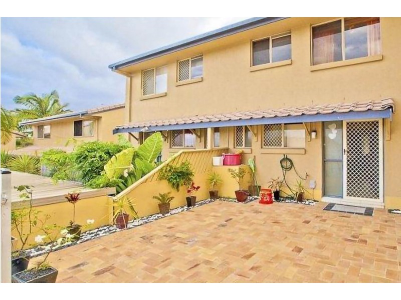 3/63 Olsen Avenue, Labrador QLD 4215