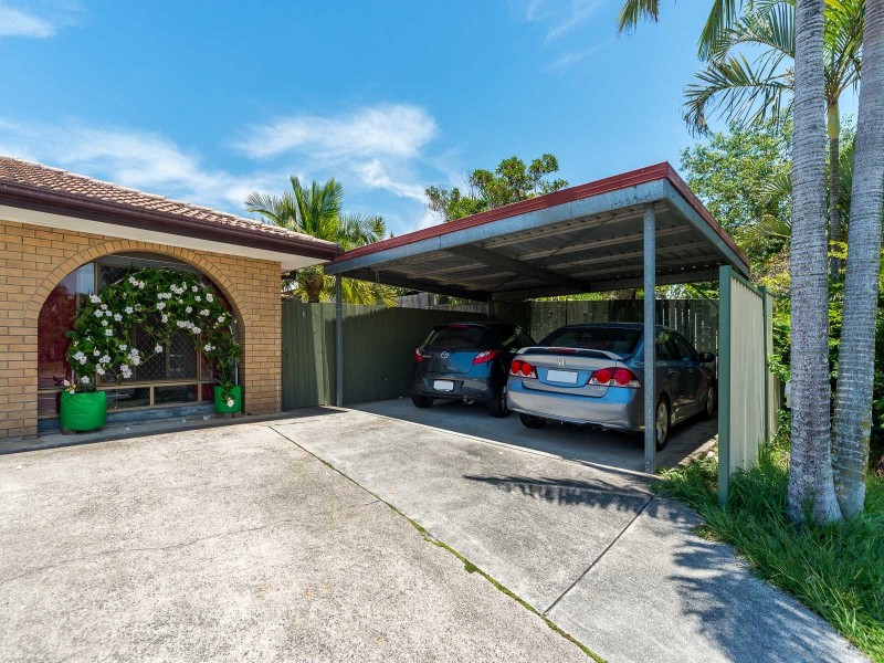 1/193 Olsen Avenue, Labrador QLD 4215