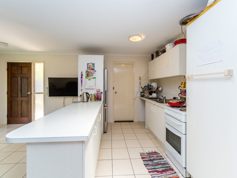 1/193 Olsen Avenue, Labrador QLD 4215