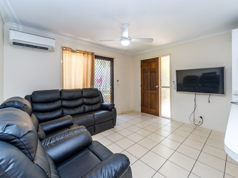 1/193 Olsen Avenue, Labrador QLD 4215