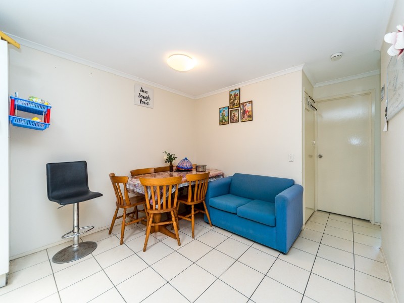 1/193 Olsen Avenue, Labrador QLD 4215