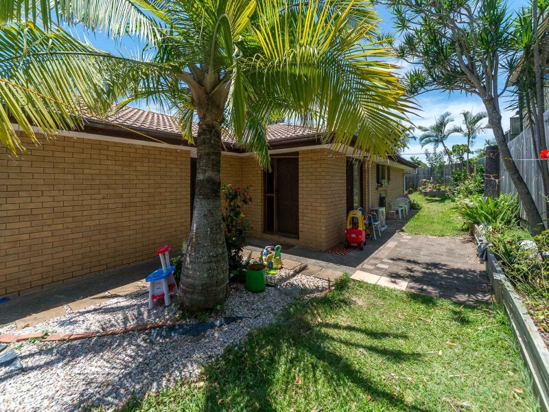 1/193 Olsen Avenue, Labrador QLD 4215