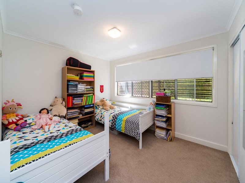 1/12 McWilliam Close, Labrador QLD 4215