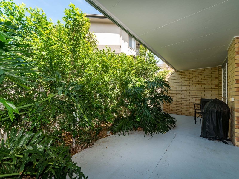 1/12 McWilliam Close, Labrador QLD 4215