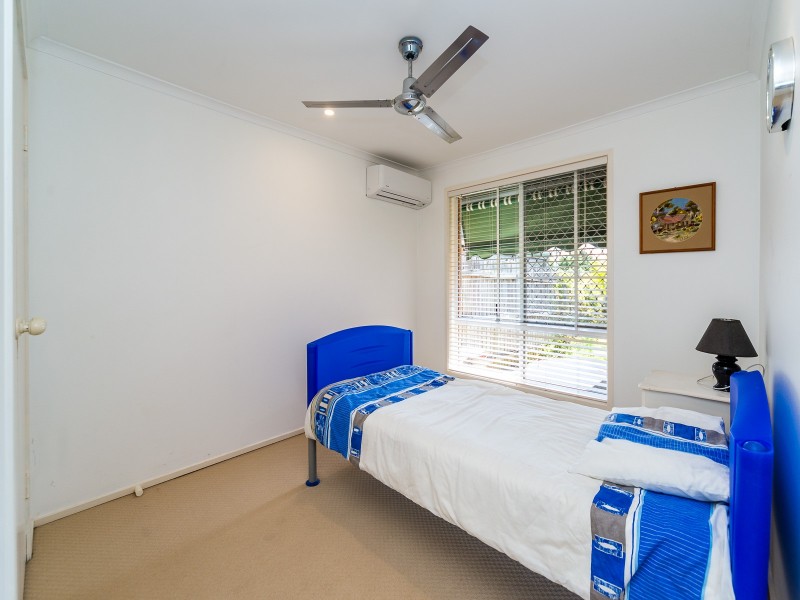 2/4 McWilliam Close, Labrador QLD 4215