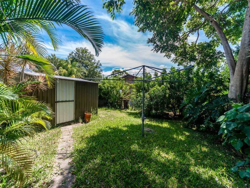 2/4 McWilliam Close, Labrador QLD 4215