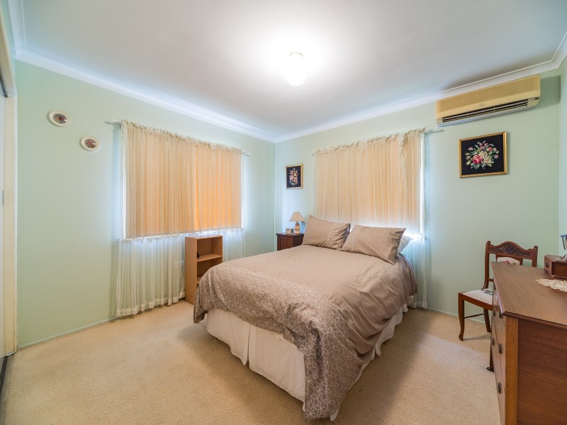 50 Lind Avenue, Southport QLD 4215