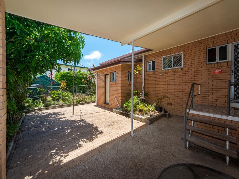 50 Lind Avenue, Southport QLD 4215