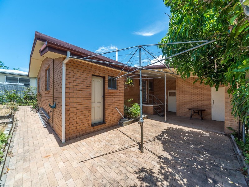 50 Lind Avenue, Southport QLD 4215