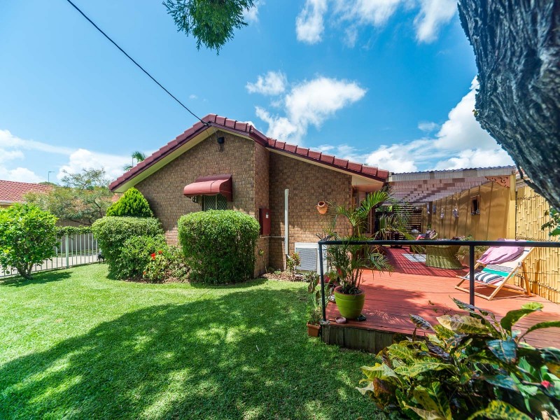 1/144 Whiting Street, Labrador QLD 4215