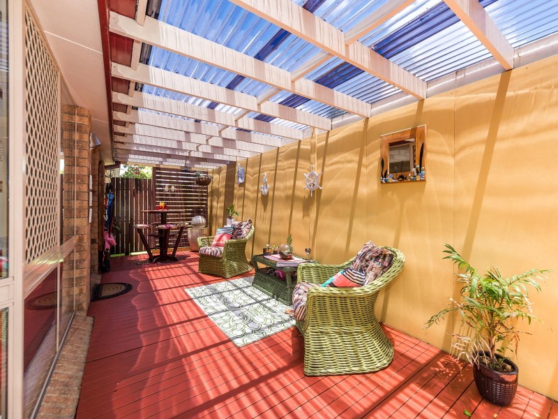 1/144 Whiting Street, Labrador QLD 4215