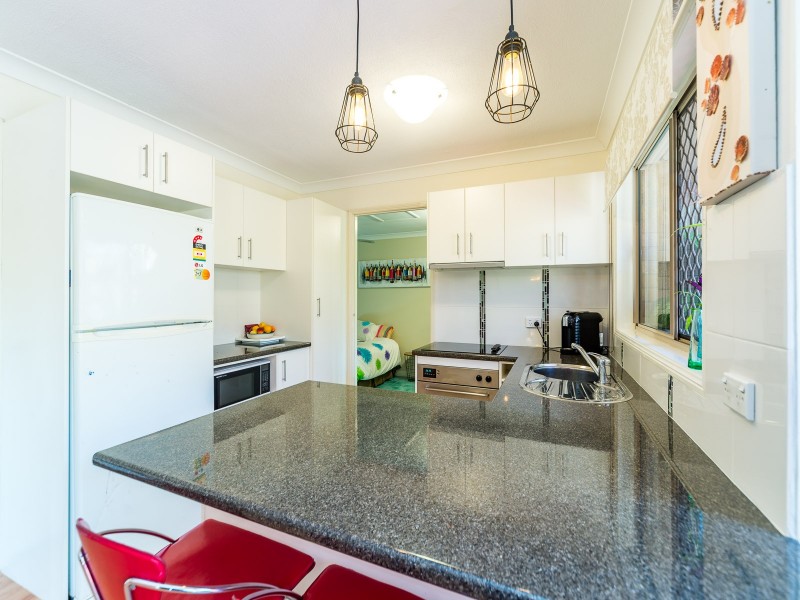 1/144 Whiting Street, Labrador QLD 4215