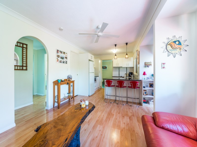 1/144 Whiting Street, Labrador QLD 4215