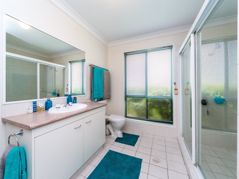 60 Ingles Circuit, Arundel QLD 4214