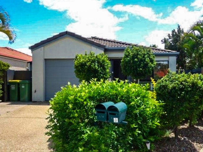 1/15 Gemma Glade, Labrador QLD 4215