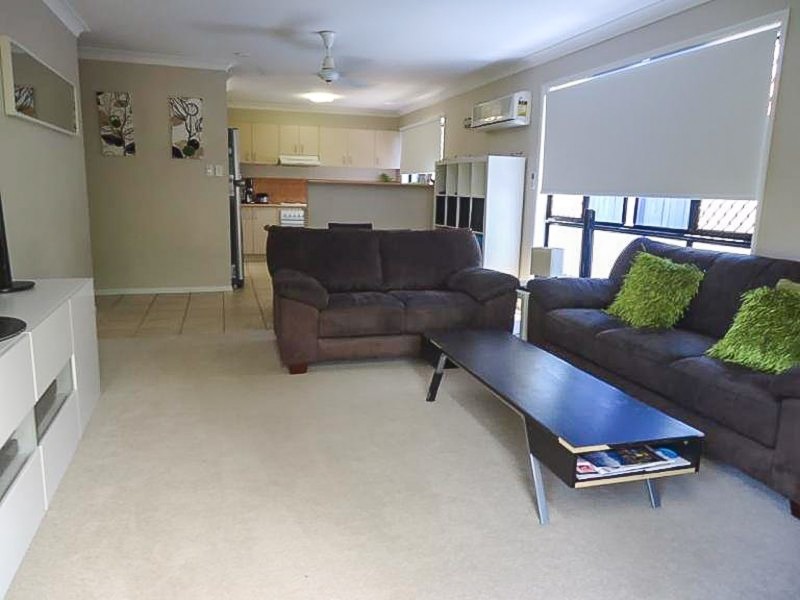 1/15 Gemma Glade, Labrador QLD 4215