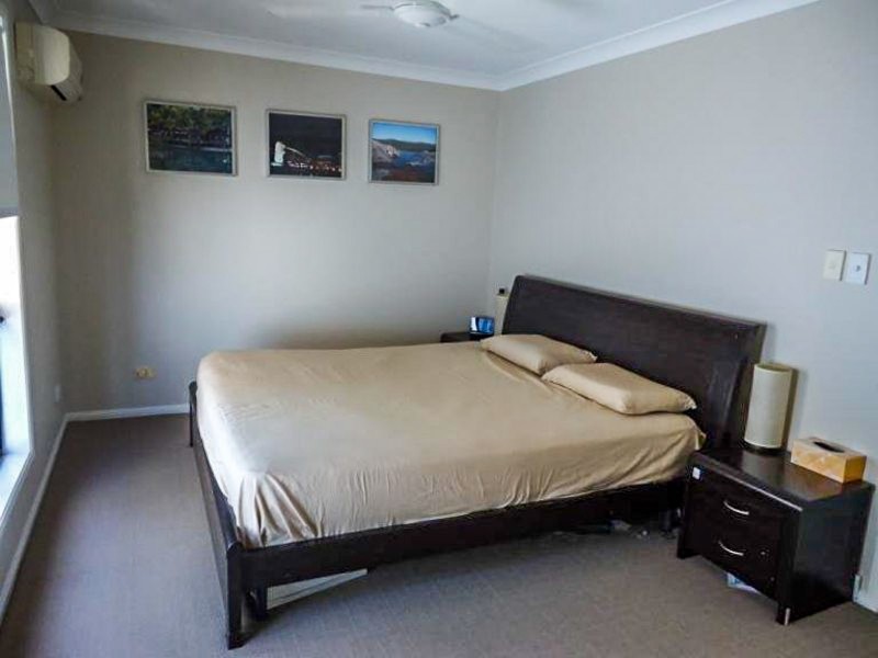 1/15 Gemma Glade, Labrador QLD 4215