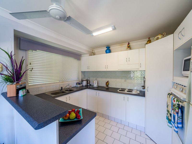 1/18 Kenny Drive, Labrador QLD 4215