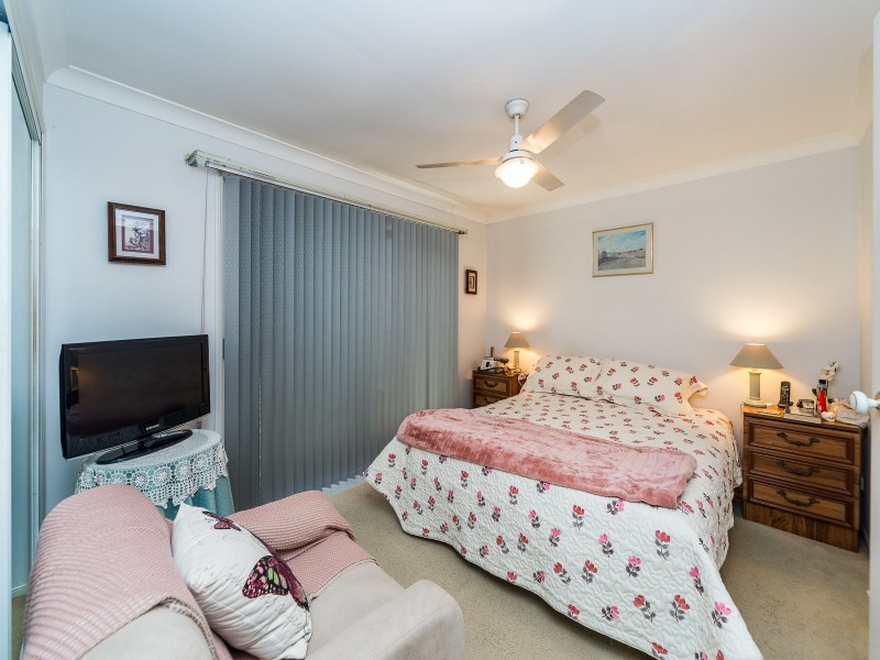 1/18 Kenny Drive, Labrador QLD 4215