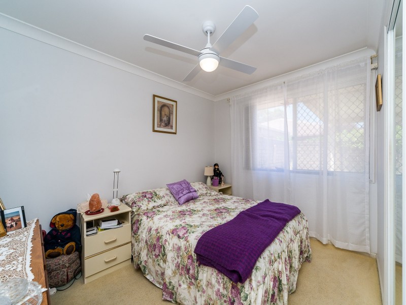 1/18 Kenny Drive, Labrador QLD 4215