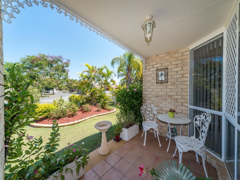 1/18 Kenny Drive, Labrador QLD 4215