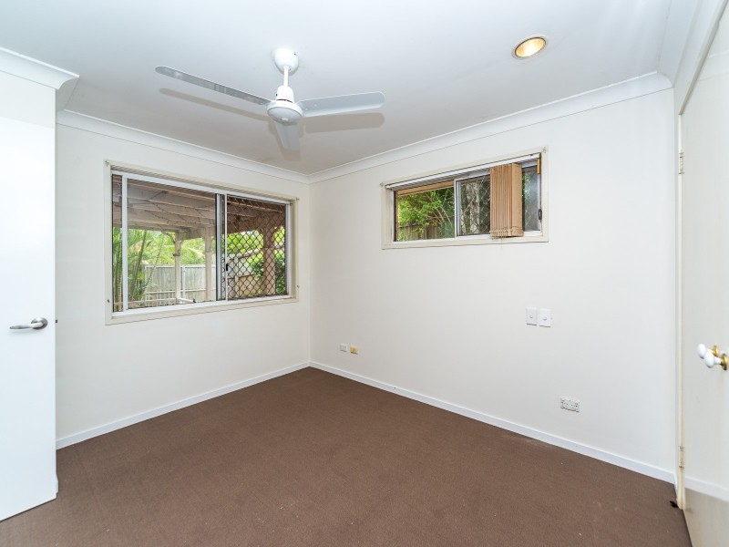 1/2 Hill Court, Labrador QLD 4215