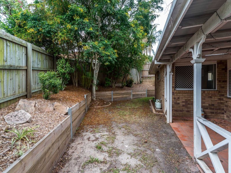 1/2 Hill Court, Labrador QLD 4215