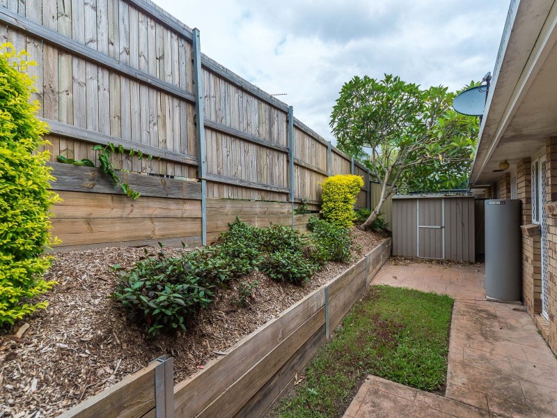 1/2 Hill Court, Labrador QLD 4215