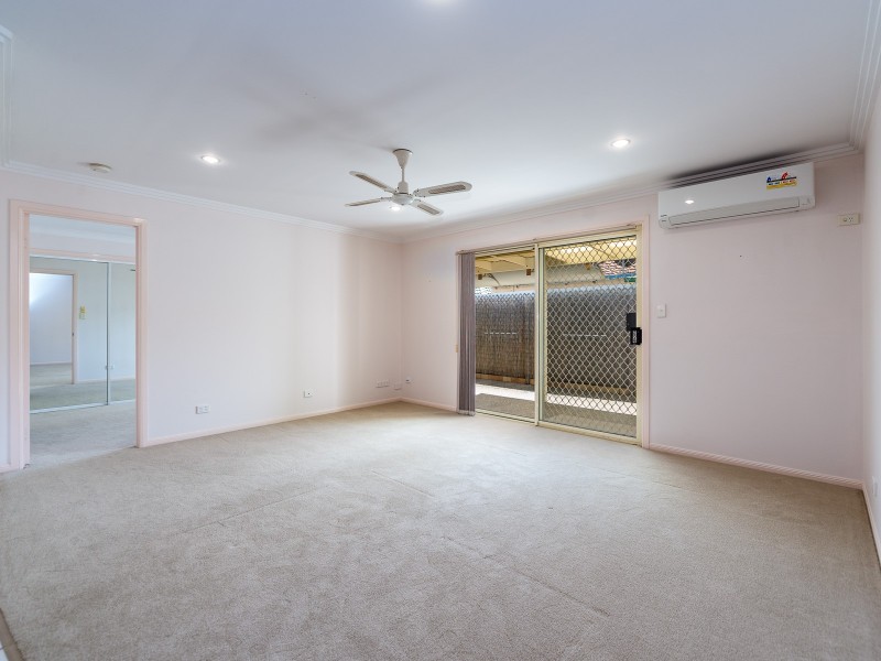 2/16 Gemma Glade, Labrador QLD 4215