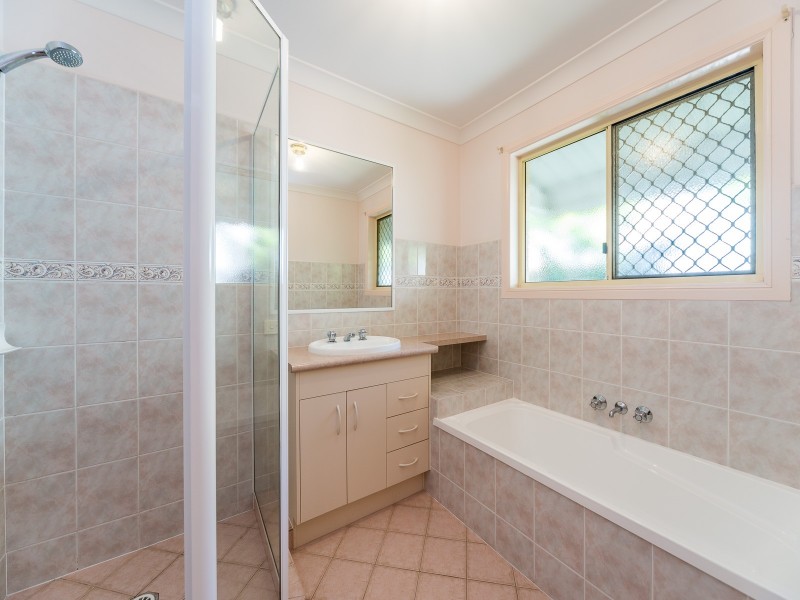 2/16 Gemma Glade, Labrador QLD 4215