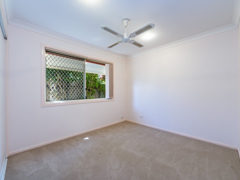 2/16 Gemma Glade, Labrador QLD 4215