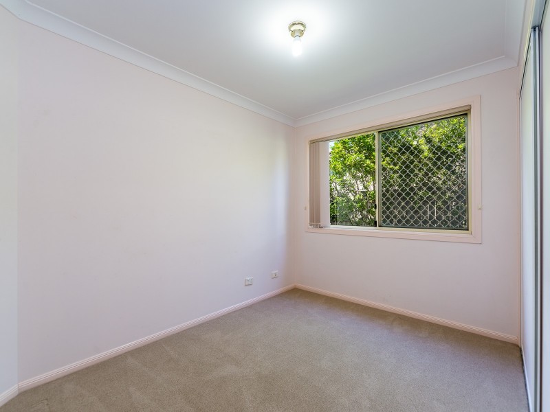 2/16 Gemma Glade, Labrador QLD 4215
