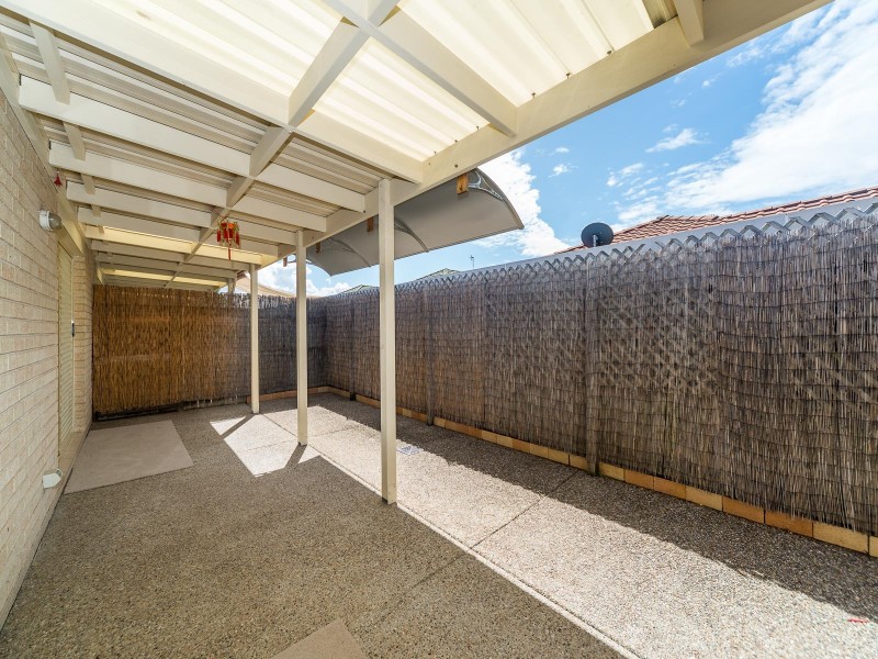 2/16 Gemma Glade, Labrador QLD 4215
