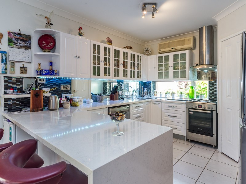 25 Tanzen Drive, Arundel QLD 4214