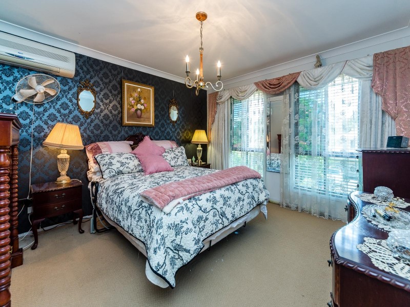25 Tanzen Drive, Arundel QLD 4214