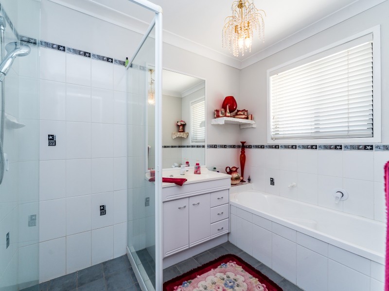 25 Tanzen Drive, Arundel QLD 4214