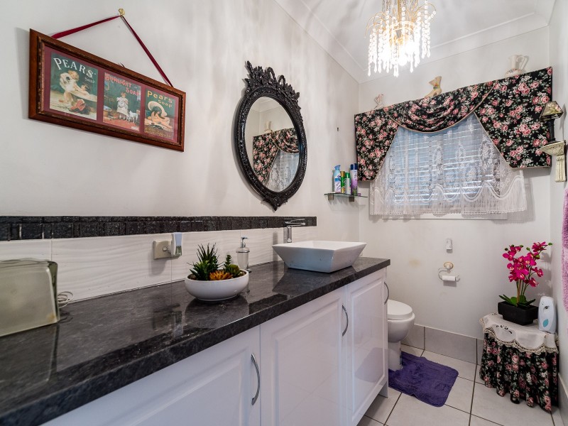 25 Tanzen Drive, Arundel QLD 4214